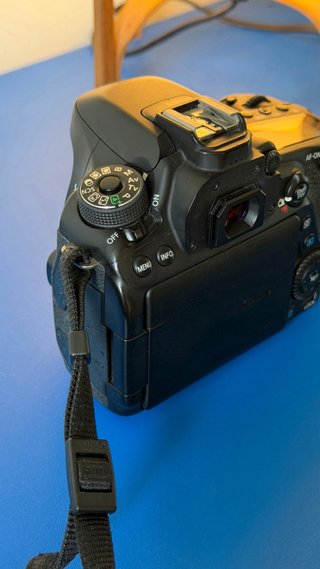 Canon EOS 80D (Solo Cuerpo) - Impecable