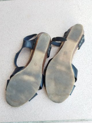 Sandalias de piel con cuña yute