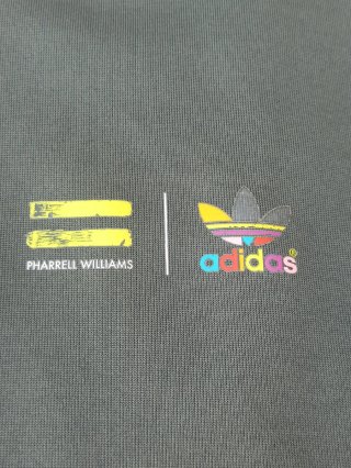 SUDADERA ADIDAS PHARREL WILLIAMS EDICIÓN LIMITADA.