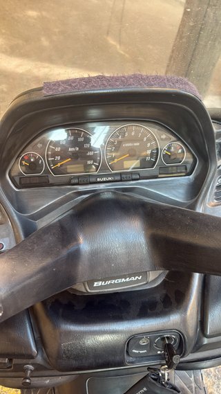 Suzuki Burgman 400cc Maxi-Scooter regalo manta inv