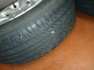 Llantas 14 Saxo VTS,2 ruedas bien y 2 gastadas