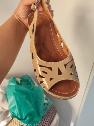 Sandalias beige de mujer