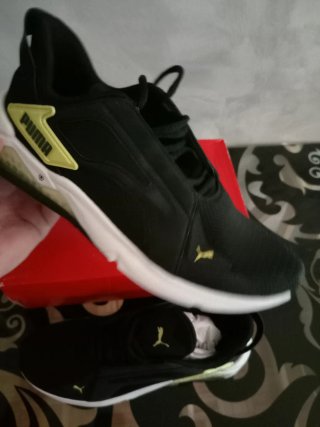Zapatillas Puma Talla 42 Negras y Amarillas