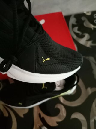 Zapatillas Puma Talla 42 Negras y Amarillas
