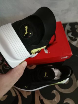 Zapatillas Puma Talla 42 Negras y Amarillas