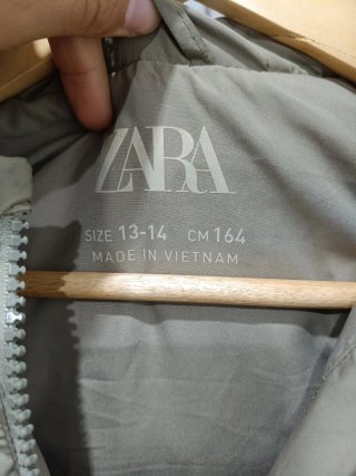 Chaleco Zara Beige con Capucha