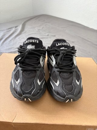 Zapatillas Lacoste Blancas y Grises
