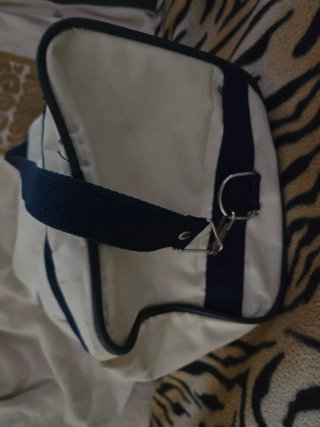 Bolsa de mano y hombro , Marca Continente blanco