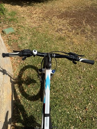 Bicicleta Giant Talon Bianca e Blu