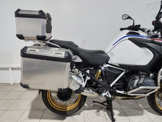 BMW R 1250 GS Adventure con 3 maletas
