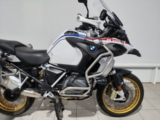 BMW R 1250 GS Adventure con 3 maletas