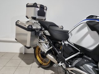 BMW R 1250 GS Adventure con 3 maletas