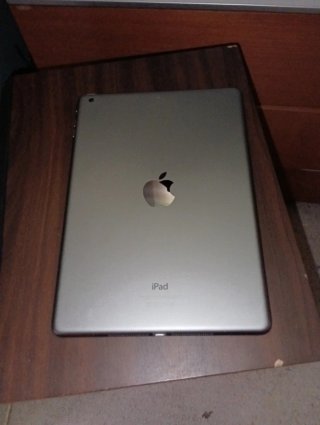 iPad Air 1 (A1474) Disattivato - Per Ricambi
