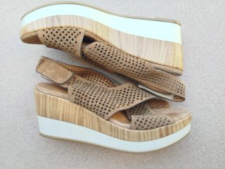 Alpe Woman Sandalias Cuña Piel Cuero Beige