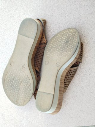 Alpe Woman Sandalias Cuña Piel Cuero Beige