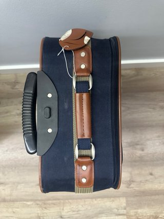 Maleta John Travel azul marino con detalles marron