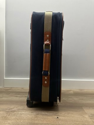 Maleta John Travel azul marino con detalles marron