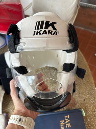 Lote Taekwondo IKARA: Peto, Guantes, Casco y Cintu