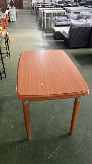 Mesa extensible de madera