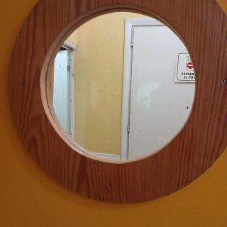 4 Puertas Escolares con Ventana Redonda
