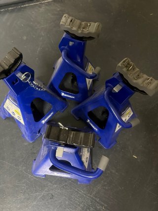 4 Caballetes Michelin 2000kg