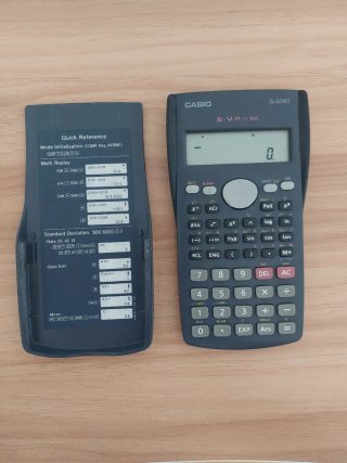 Calculadora Científica Casio fx-82MS