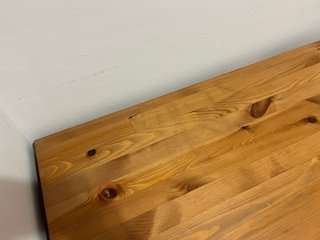 Escritorio de madera