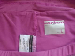 Falda pádel Varlion rosa con malla interior.