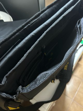 Mochila bandolera Targus para portátil