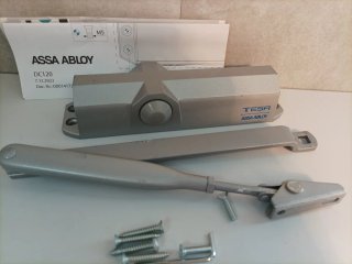 Cierrapuertas TESA DC120-EV1