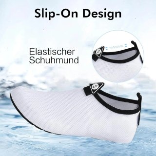 Zapatillas de agua blancas y negras varías tallas