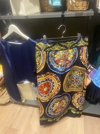 Conjunto Blusa y Falda Talla L