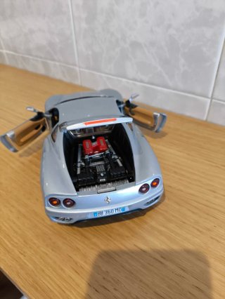 Ferrari 360 Modena 1999 1/18