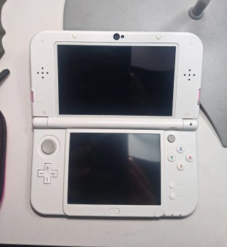 Nuovo Nintendo 3DS XL Bianco e Rosa