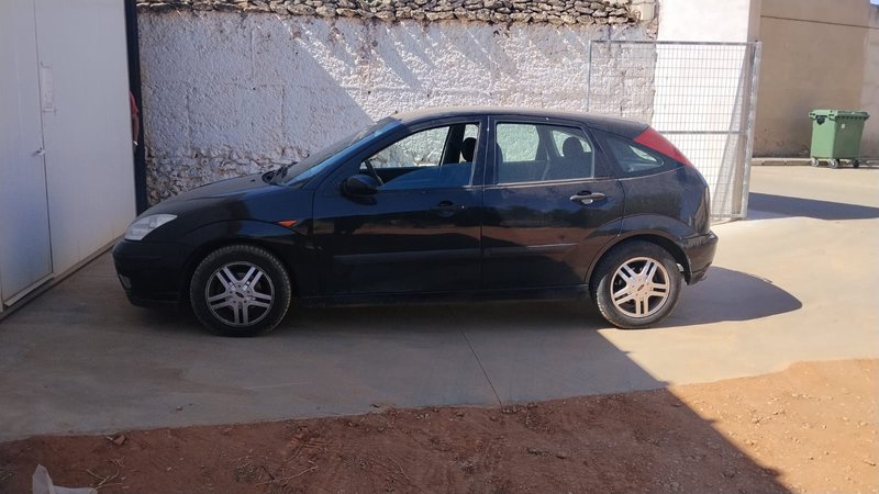 Ford Focus 2003 - foto 1
