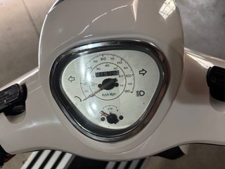 Scooter Alpina 125cc  Beige y Marrón