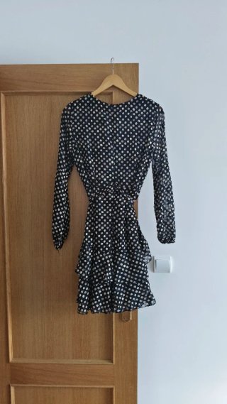 Vestido negro con lunares plateados