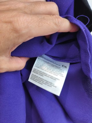 Lote 2 blusas C&A morada y negra