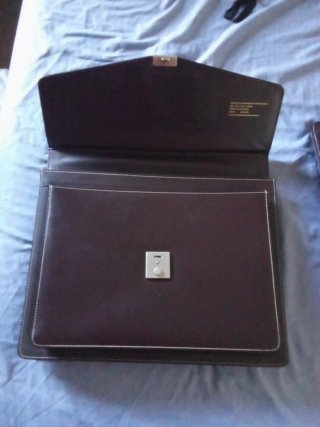 Dos maletines de cuero