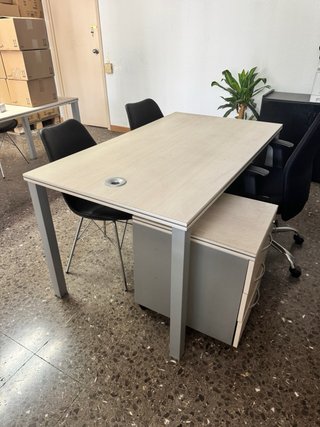 Sillas y mesas