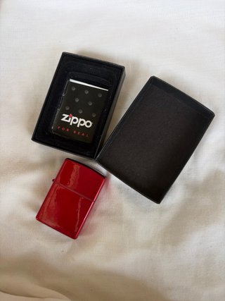 Encendedor Rojo Metálico Zippo Nuevo Precintado