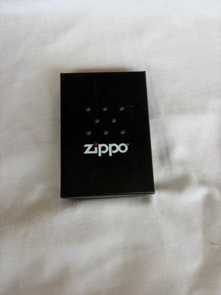 Encendedor Rojo Metálico Zippo Nuevo Precintado
