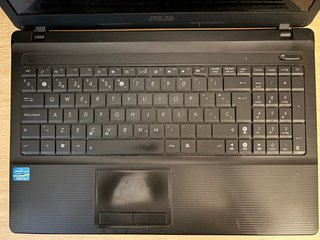 Portátil ASUS X54L averiado