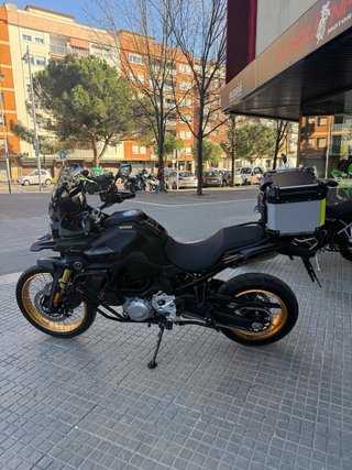 Voge 900 DSX - Full Extras