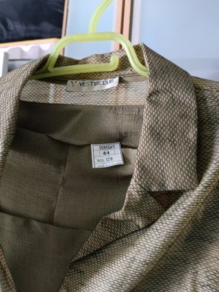Conjunto pantalón, corpiño y casaca beige