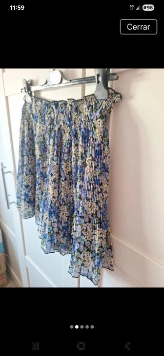 Falda plisada floral Stradivarius