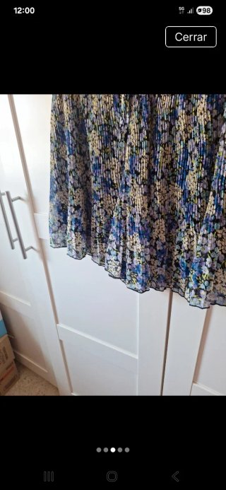 Falda plisada floral Stradivarius
