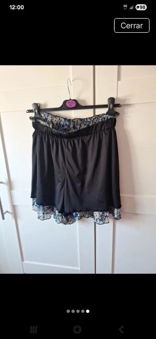 Falda plisada floral Stradivarius