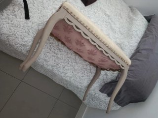 Butaca descalzadora beige y gris