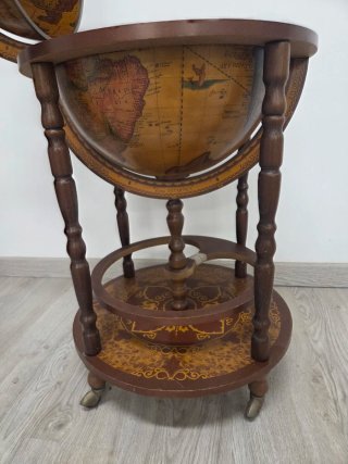 Mueble bar globo terráqueo clásico con ruedas